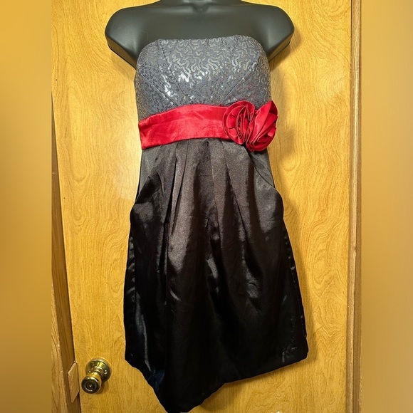 NWT Speechless size 5 formal strapless mini dress - Picture 2 of 10